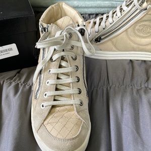 CHANEL Sneakers